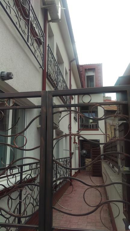 Ferienwohnung Garsoniere Dinu Bukarest Zimmer foto