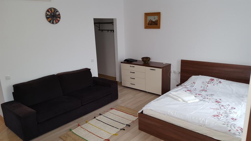 Ferienwohnung Garsoniere Dinu Bukarest Exterior foto
