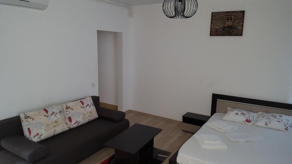 Ferienwohnung Garsoniere Dinu Bukarest Exterior foto
