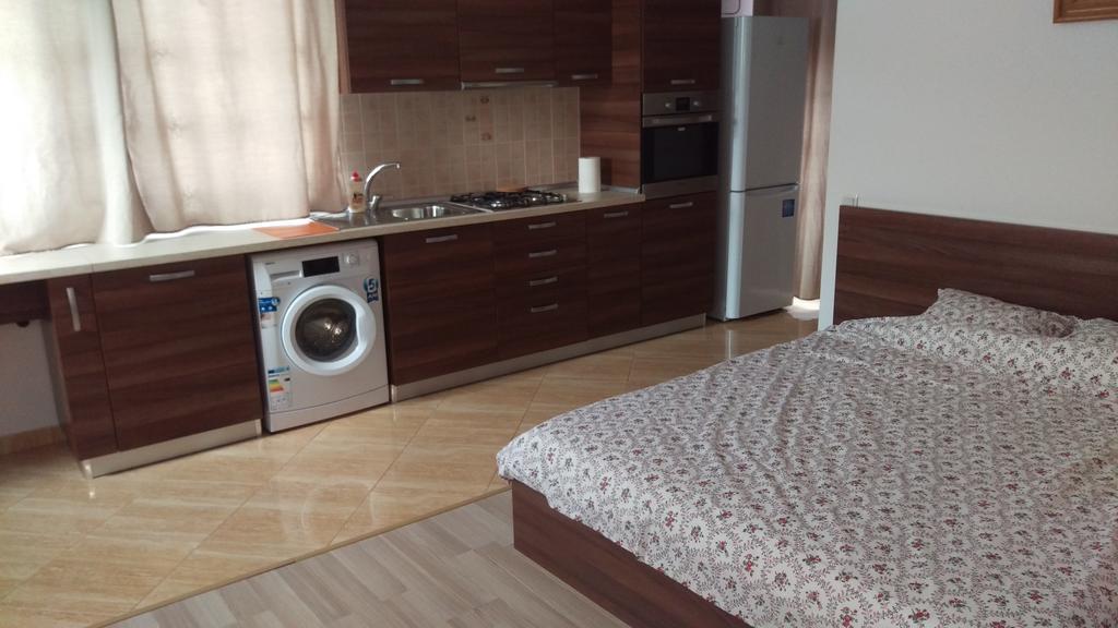 Ferienwohnung Garsoniere Dinu Bukarest Exterior foto